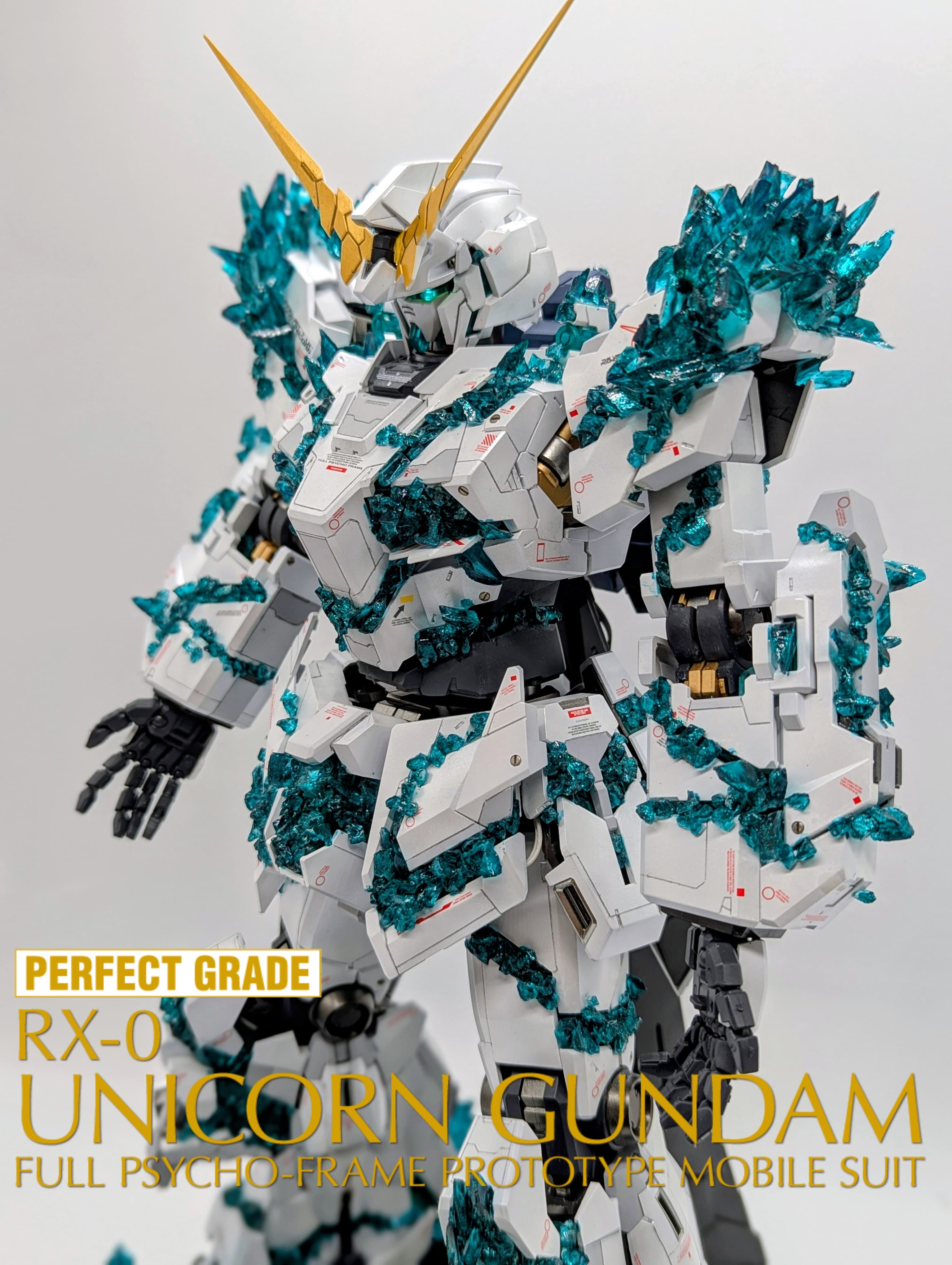PGガンダムユニコーン 光の結晶体